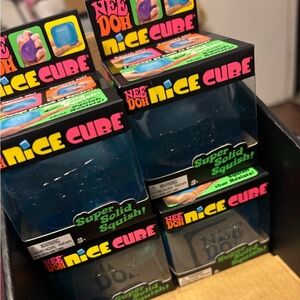 NeeDoh Nice Cube Super Solid Squish! - Blue
AUTHENTIC ONLY 1 LEFT